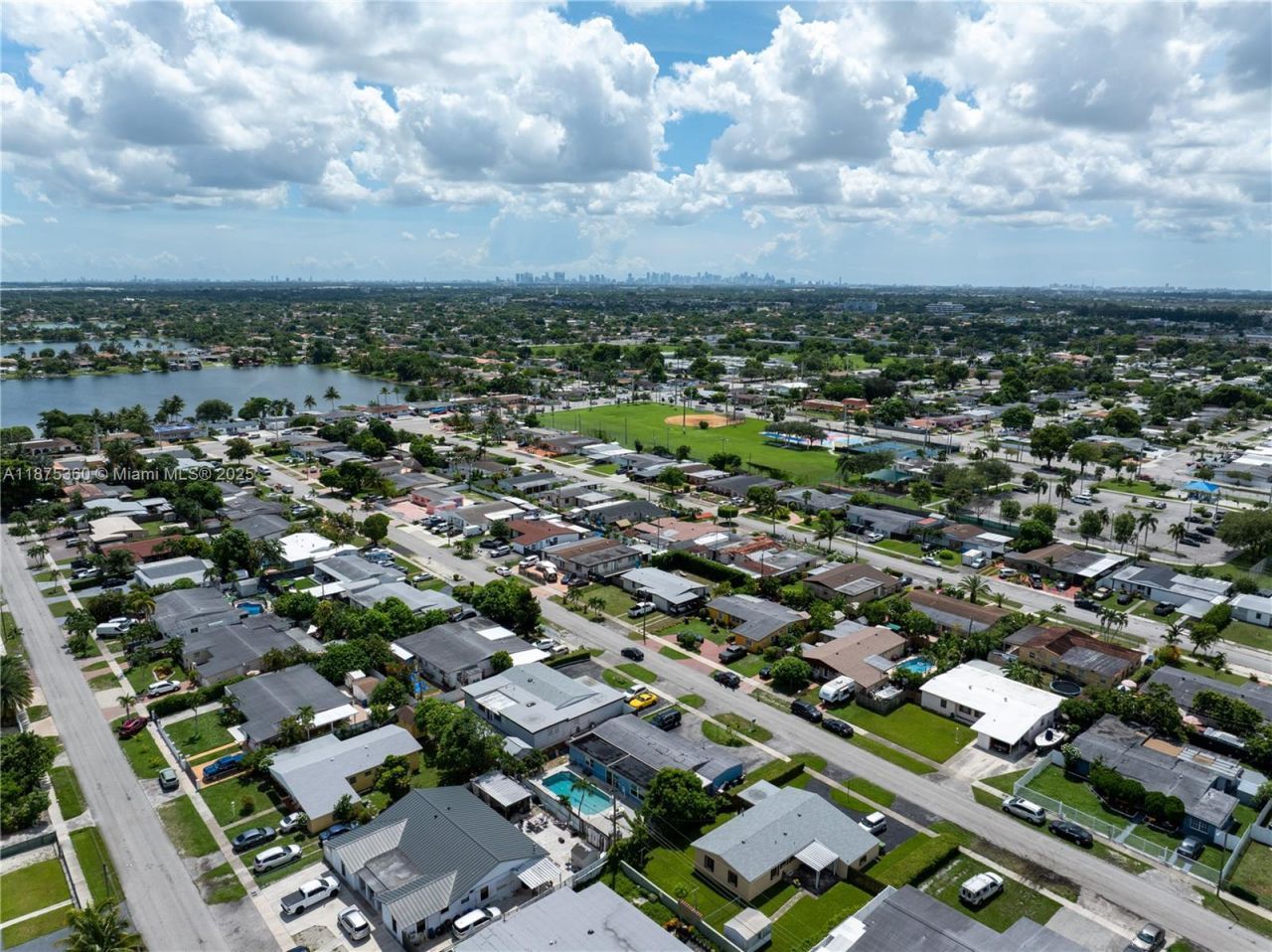 1317 W 61st Pl, Hialeah, FL 33012 Photo