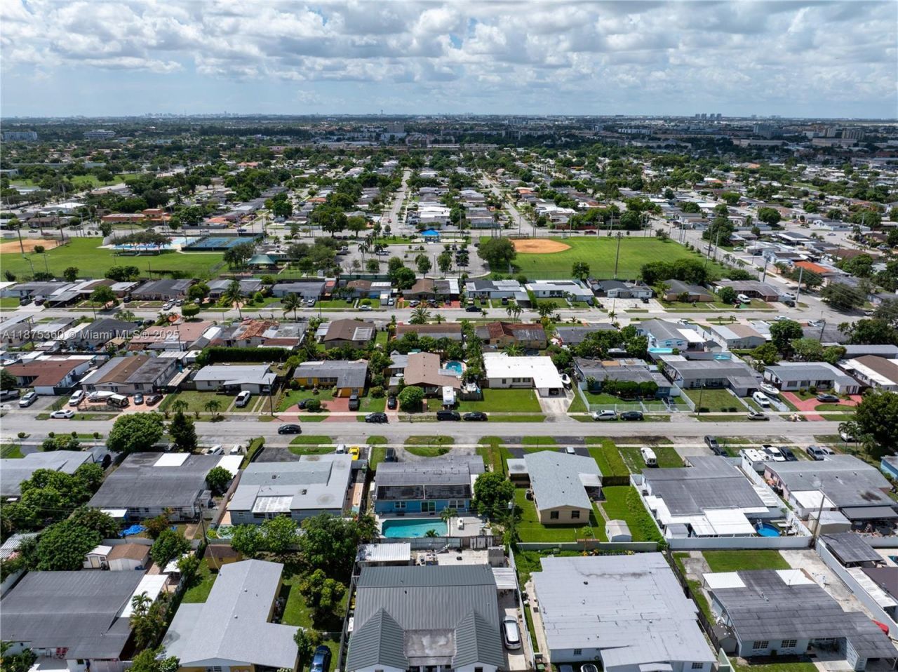 1317 W 61st Pl, Hialeah, FL 33012 Photo