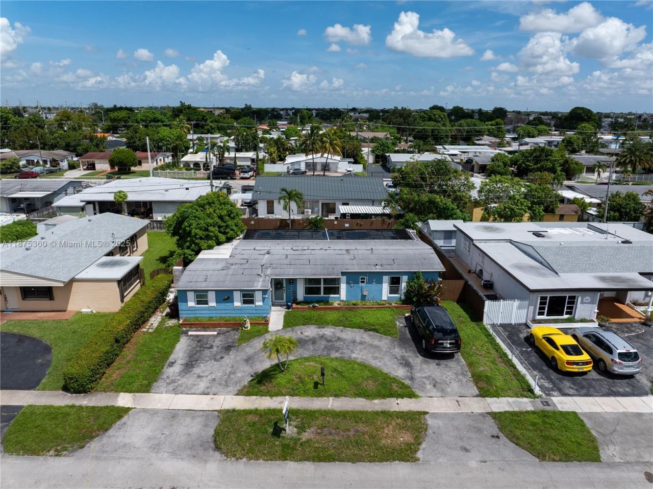 1317 W 61st Pl, Hialeah, FL 33012 Photo