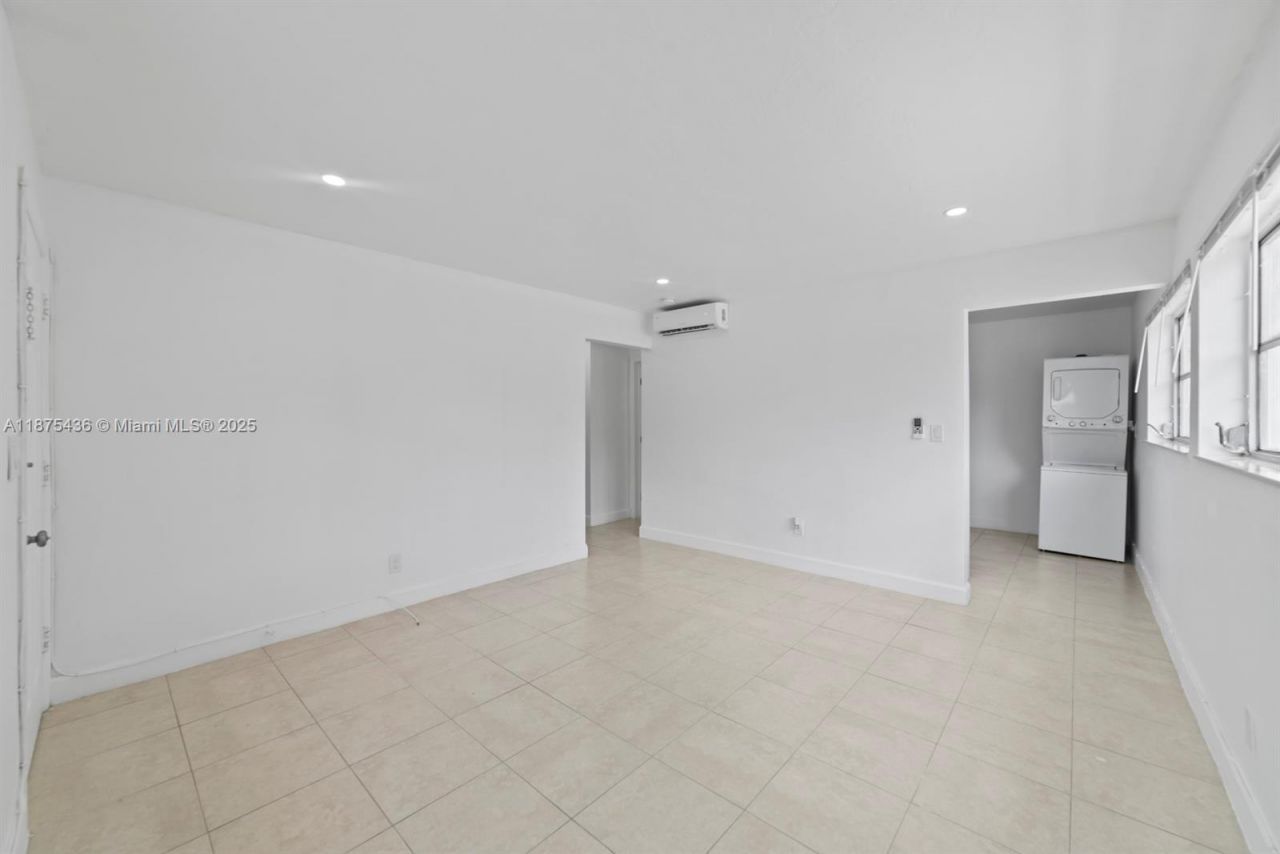 2457 NE 183rd St, Unit 2457, North Miami Beach, FL 33160 Photo