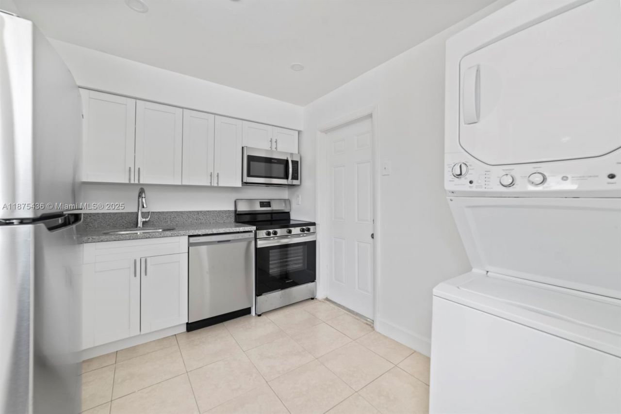 2457 NE 183rd St, Unit 2457, North Miami Beach, FL 33160 Photo