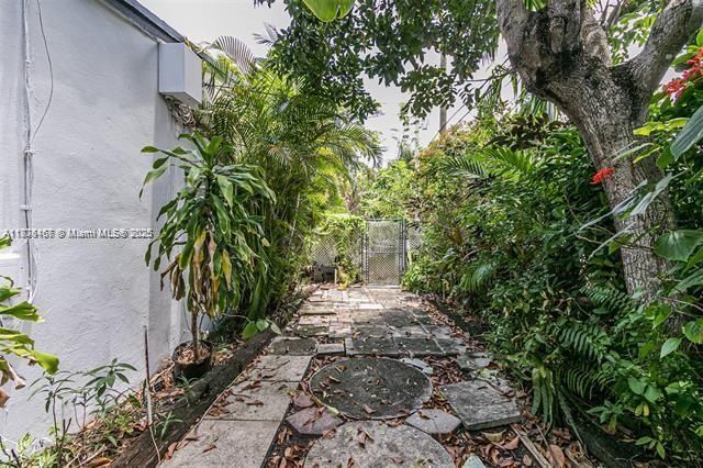 1717 NE 12th St, Fort Lauderdale, FL 33304 Photo