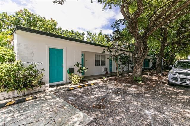 1717 NE 12th St, Fort Lauderdale, FL 33304 Photo