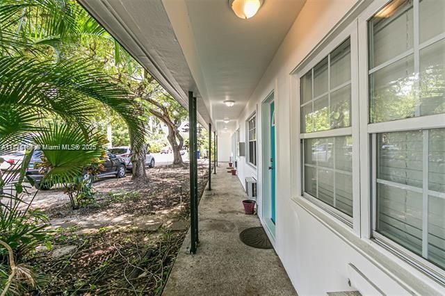 1717 NE 12th St, Fort Lauderdale, FL 33304 Photo