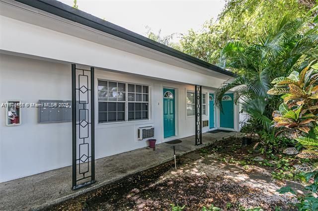 1717 NE 12th St, Fort Lauderdale, FL 33304 Photo