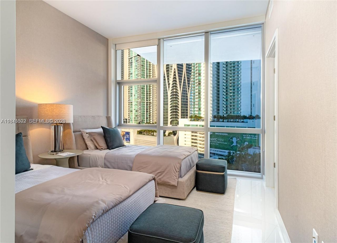 851 NE 1st Ave, Unit 1203, Miami, FL 33132 Photo