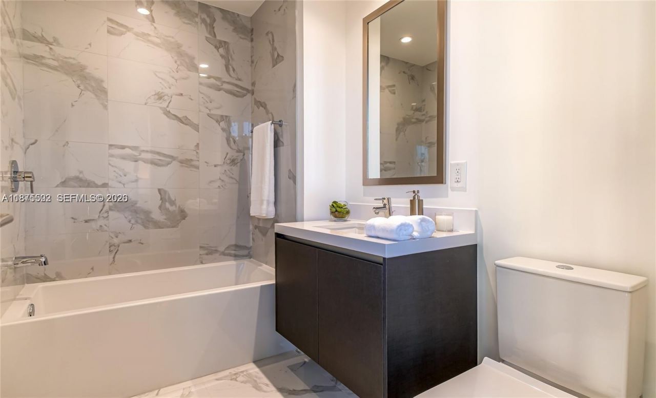 851 NE 1st Ave, Unit 1203, Miami, FL 33132 Photo