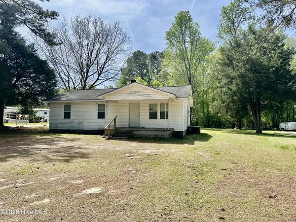 1027 Nc Hwy 305, Aulander, NC 27805
