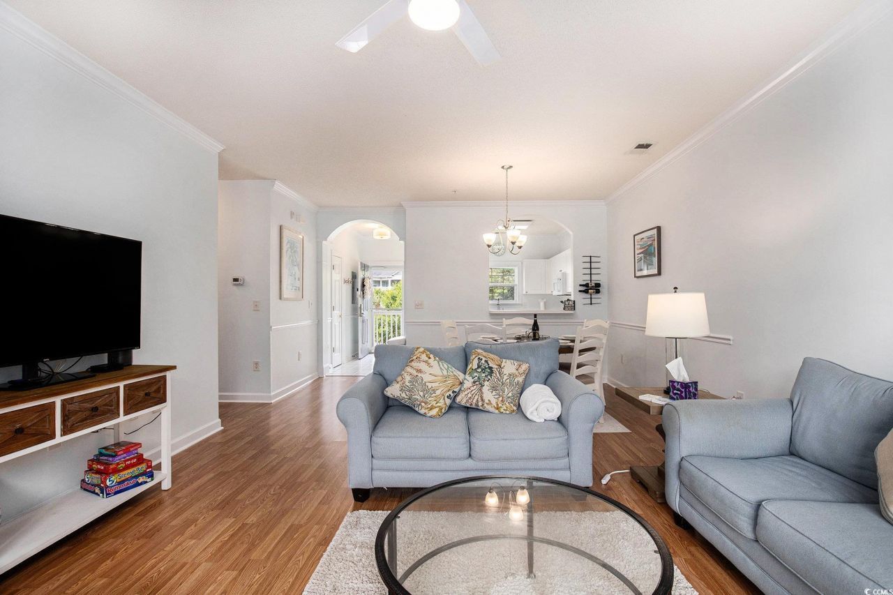 5825 Catalina Dr. Photo 9