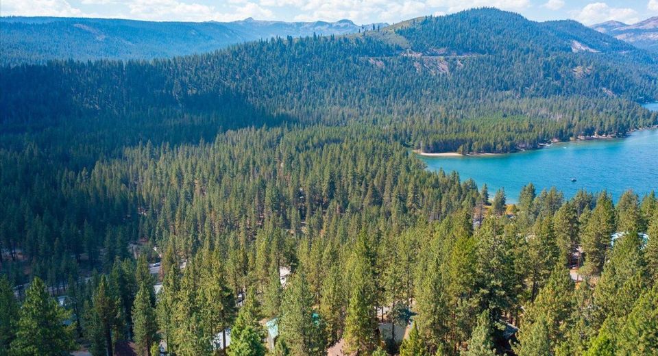 12605 E Sierra Drive, Truckee, CA 96161 Photo