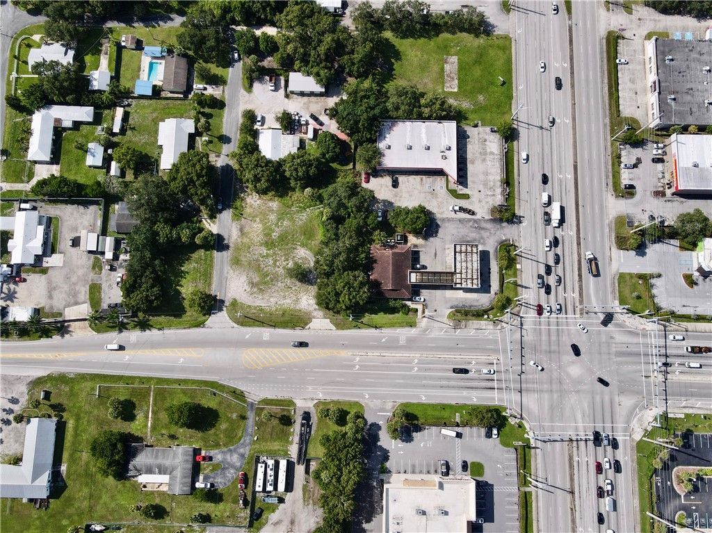 395 E Midway Road, Fort Pierce, FL 34982 Photo