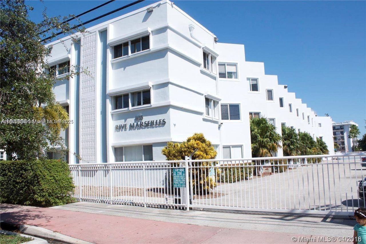 1185 Marseille Dr, Unit 307, Miami Beach, FL 33141 Photo