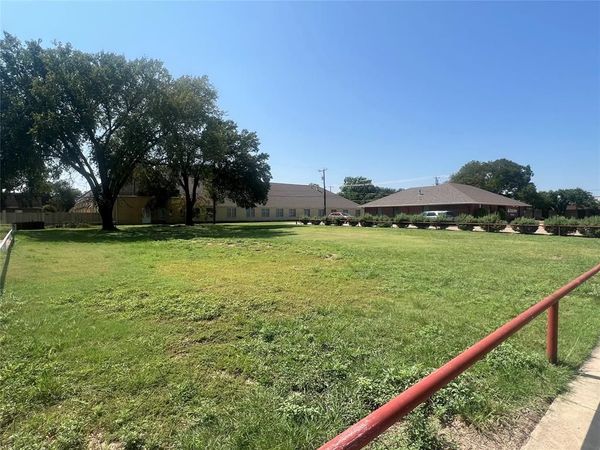 509 S Main Street , McGregor, TX 76657