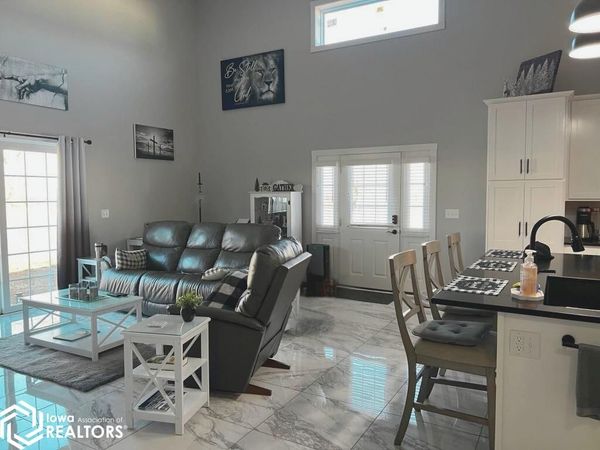 1309 E 12th Street N, Newton, IA 50208