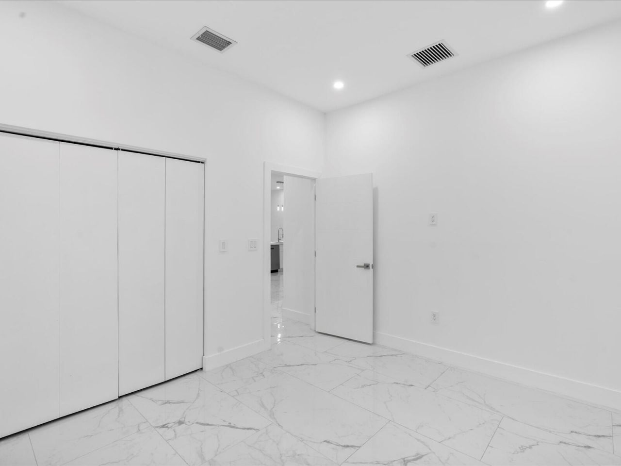 533 NW 16th Avenue, Fort Lauderdale, FL 33311 Photo