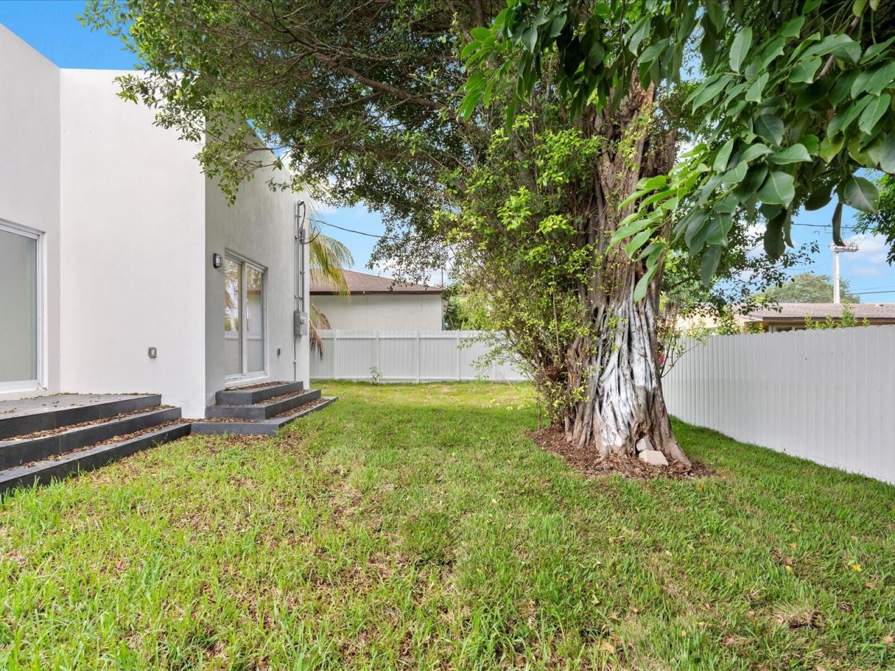 533 NW 16th Avenue, Fort Lauderdale, FL 33311 Photo