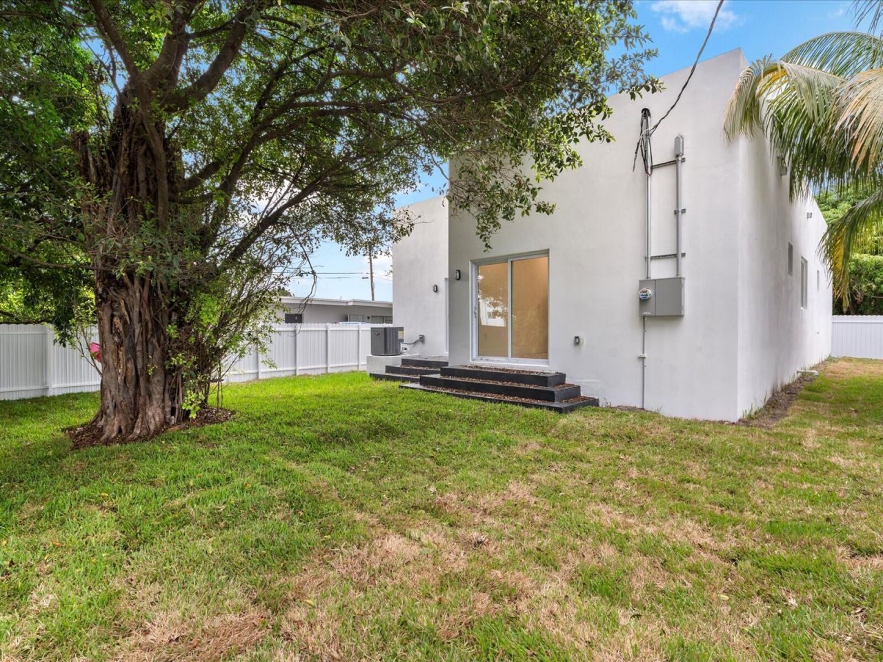 533 NW 16th Avenue, Fort Lauderdale, FL 33311 Photo