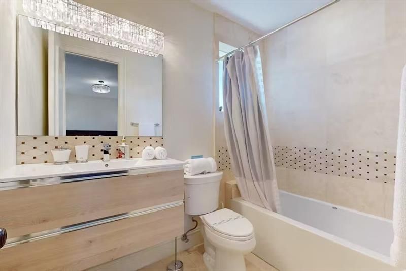 3030 NE 45th Street, Fort Lauderdale, FL 33308 Photo