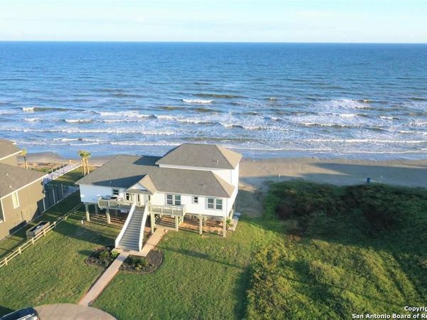 11835 Sunbather Ln, Galveston, TX 77554