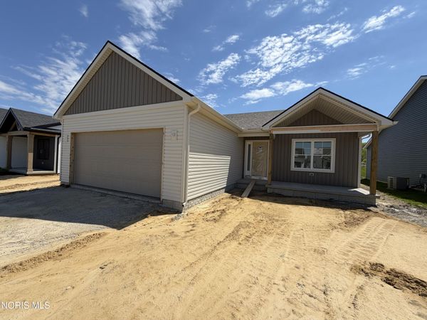 5026 Easton Drive, Oregon, OH 43616