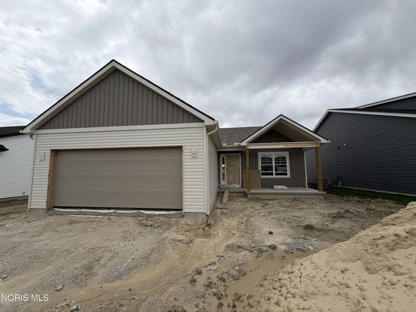 5026 Easton Drive, Oregon, OH 43616