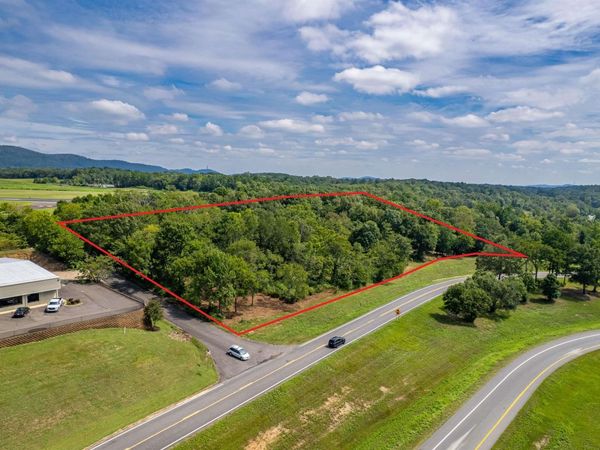 000 AVIATION Plaza, Hot Springs, AR 71913