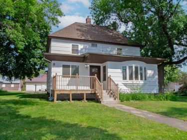 824 4th Street, Nicollet, MN 56074