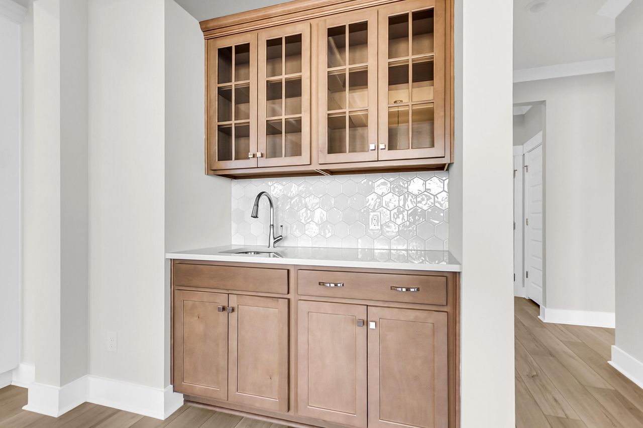 183 Grange Circle Photo 11