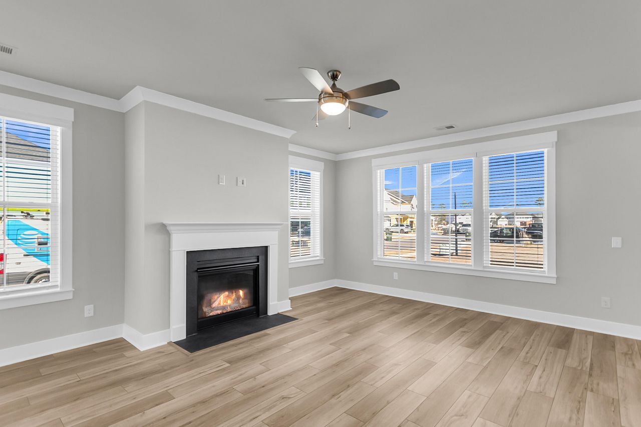 183 Grange Circle Photo 16