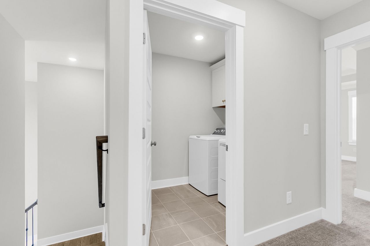 183 Grange Circle Photo 32