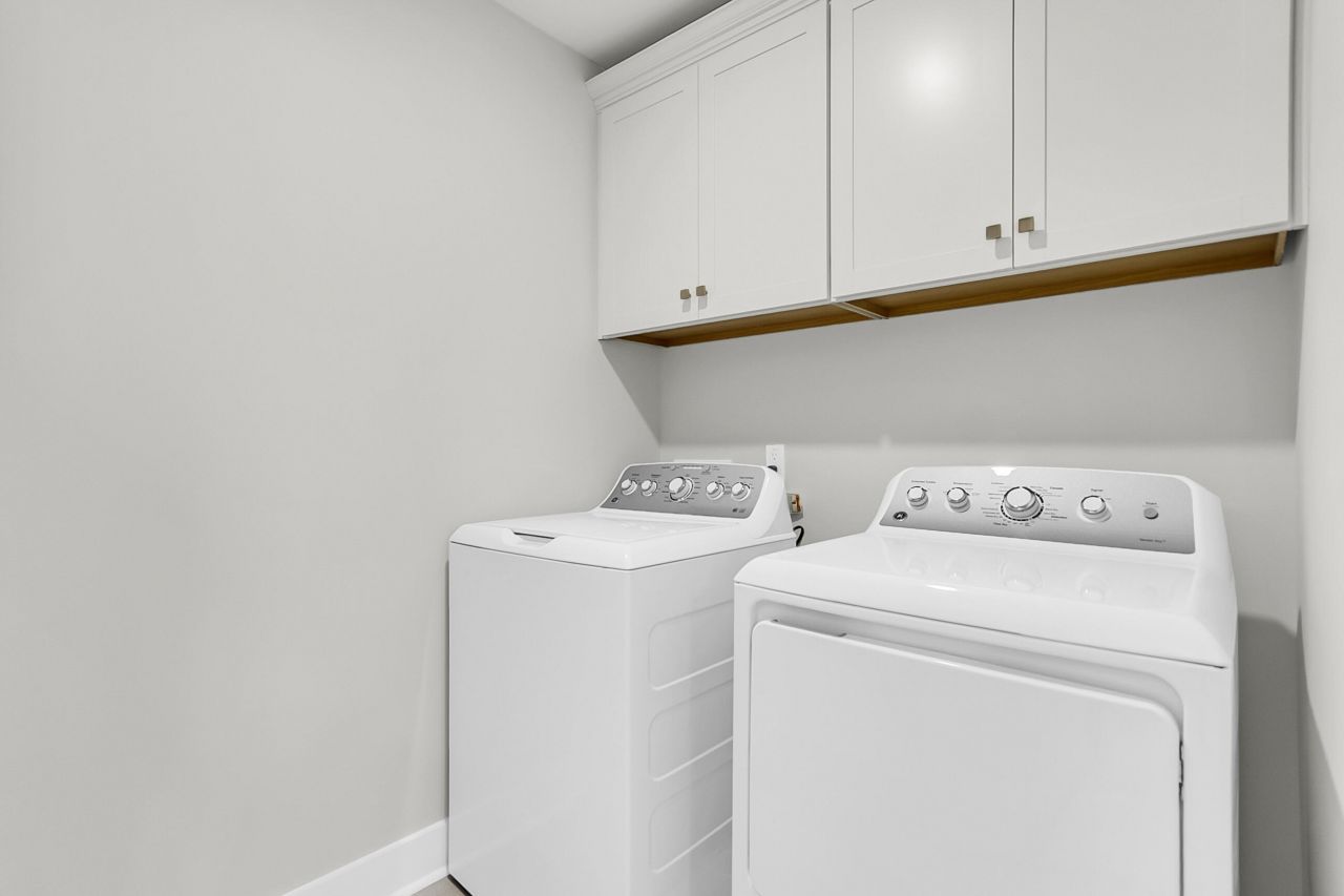 183 Grange Circle Photo 33