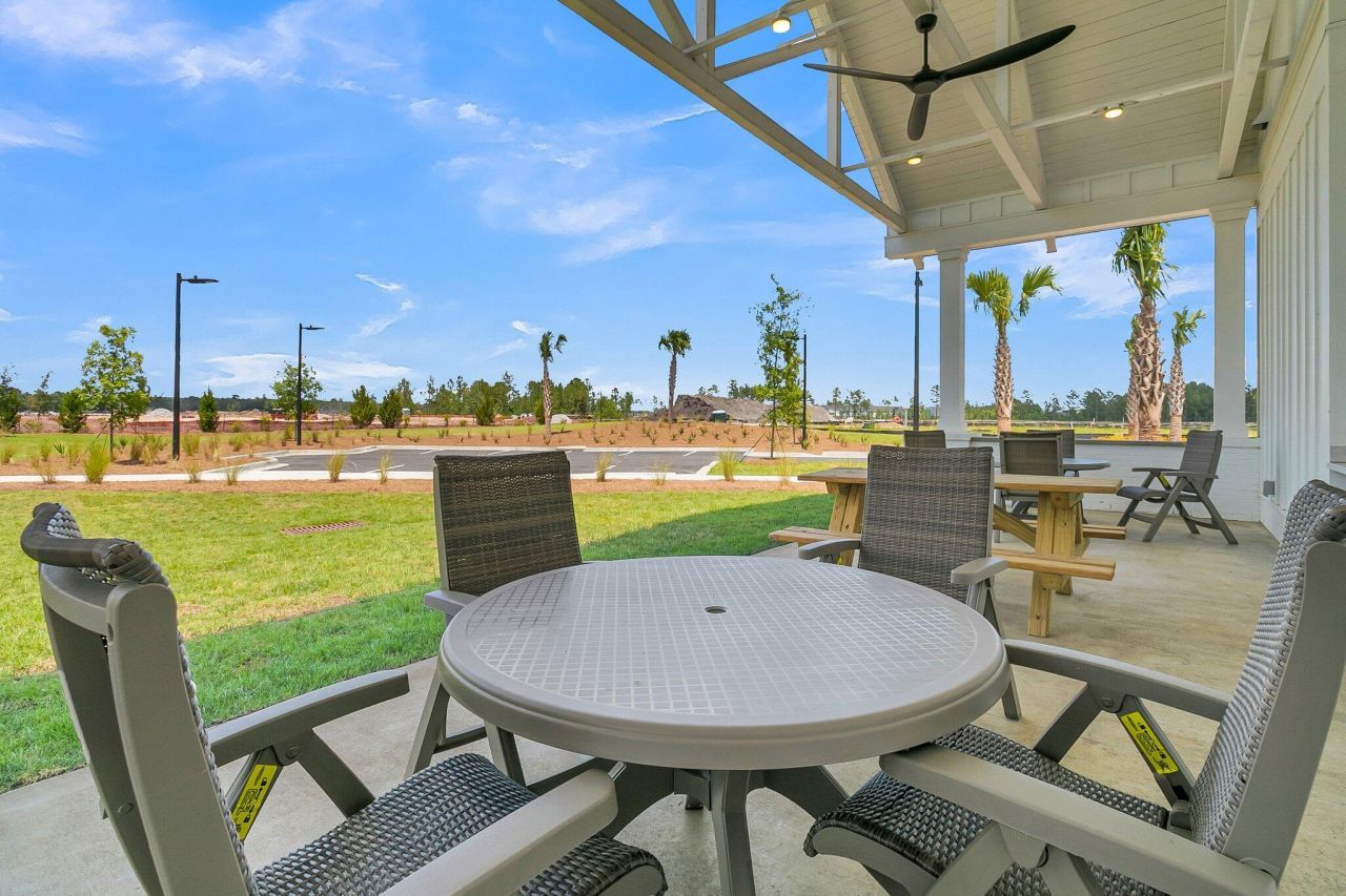 183 Grange Circle Photo 40