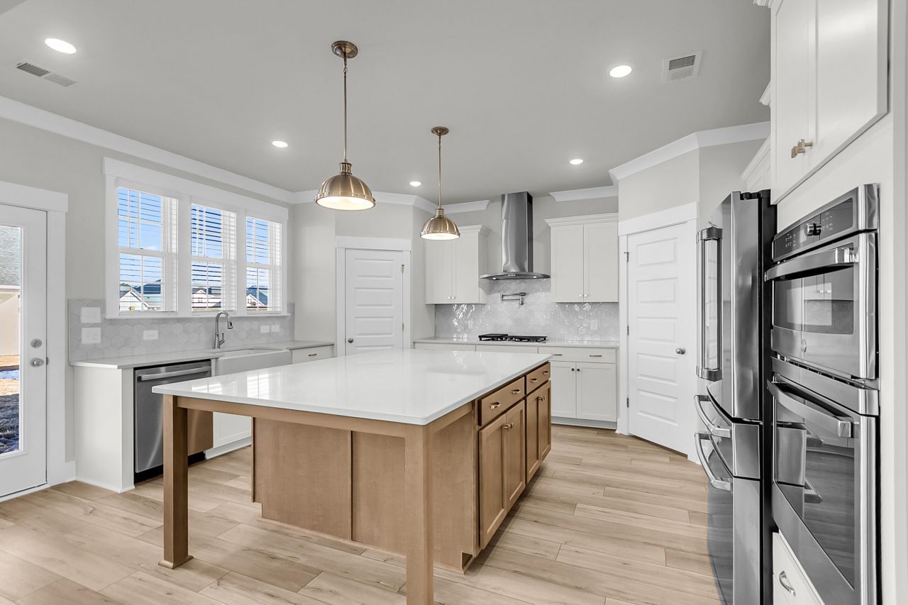 183 Grange Circle Photo 7