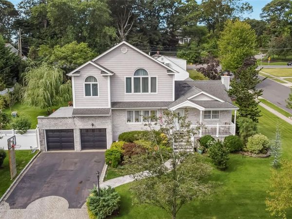 2 Hamilton Street, Farmingdale, NY 11735