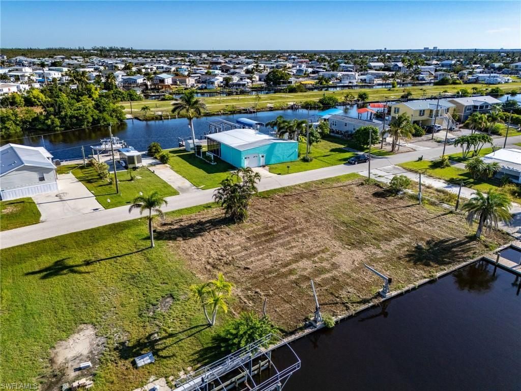 3875 Royal Palm Dr, Saint James City, FL 33956 Photo