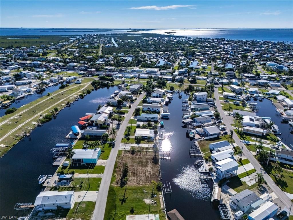 3875 Royal Palm Dr, Saint James City, FL 33956 Photo