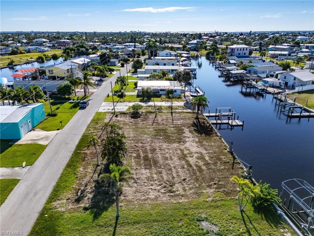 3875 Royal Palm Dr, Saint James City, FL 33956 Photo