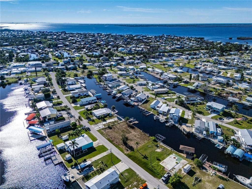 3875 Royal Palm Dr, Saint James City, FL 33956 Photo