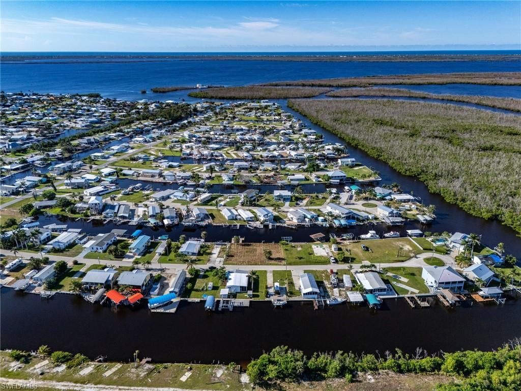 3875 Royal Palm Dr, Saint James City, FL 33956 Photo