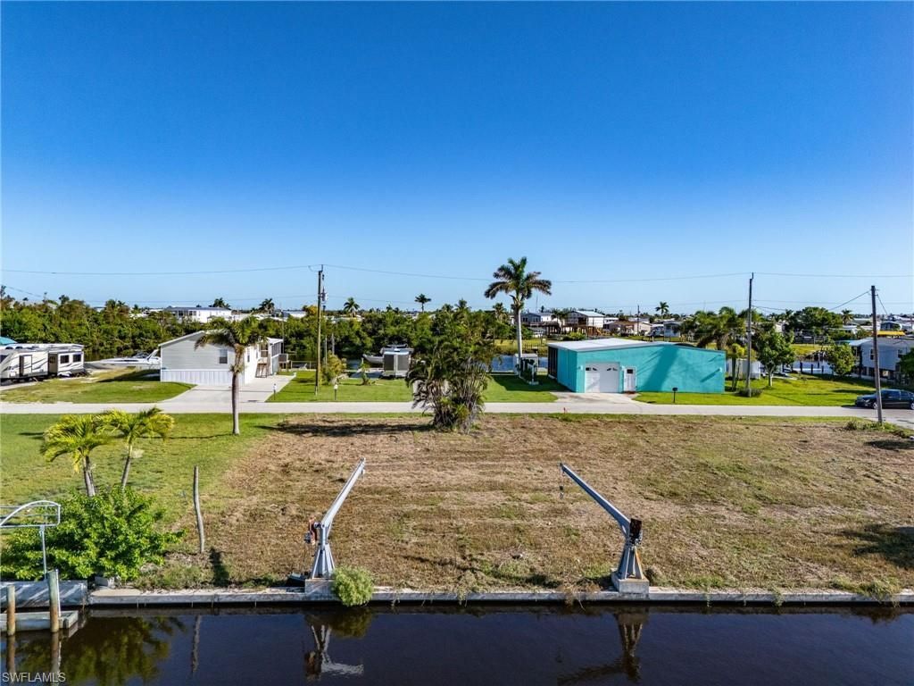 3875 Royal Palm Dr, Saint James City, FL 33956 Photo