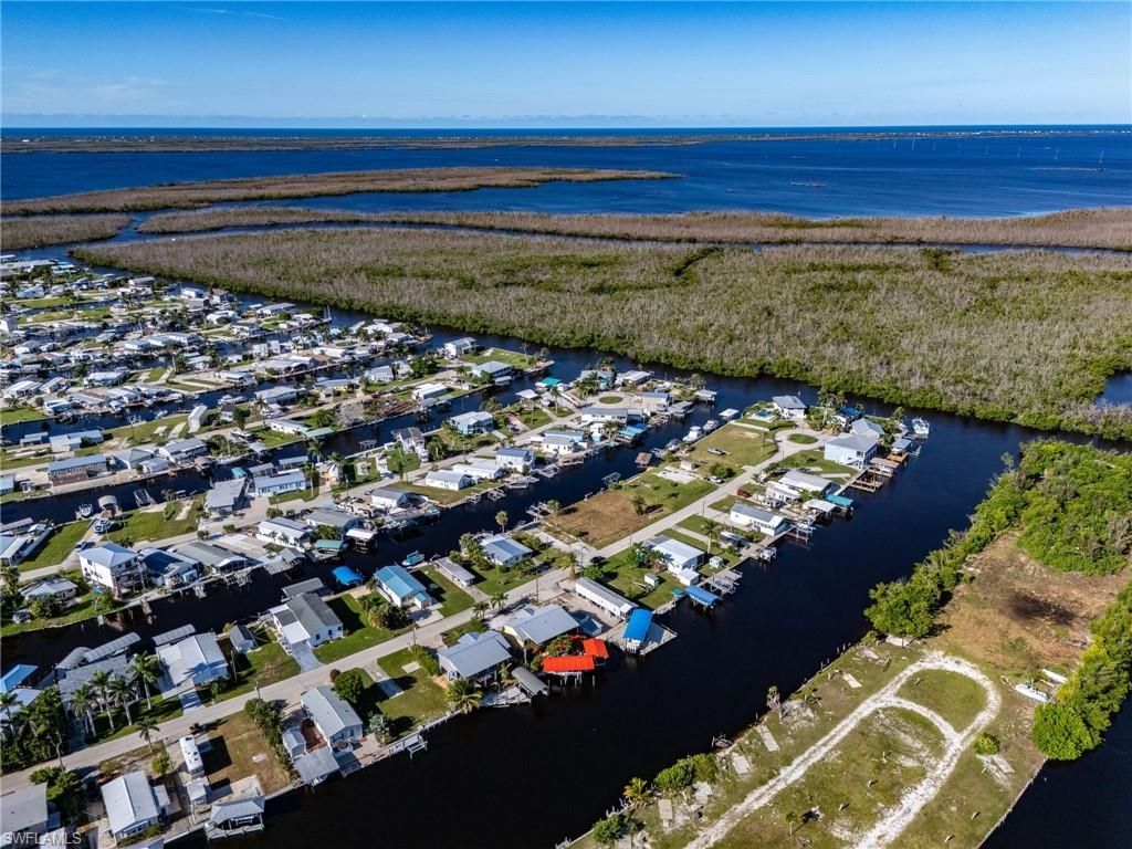 3875 Royal Palm Dr, Saint James City, FL 33956 Photo