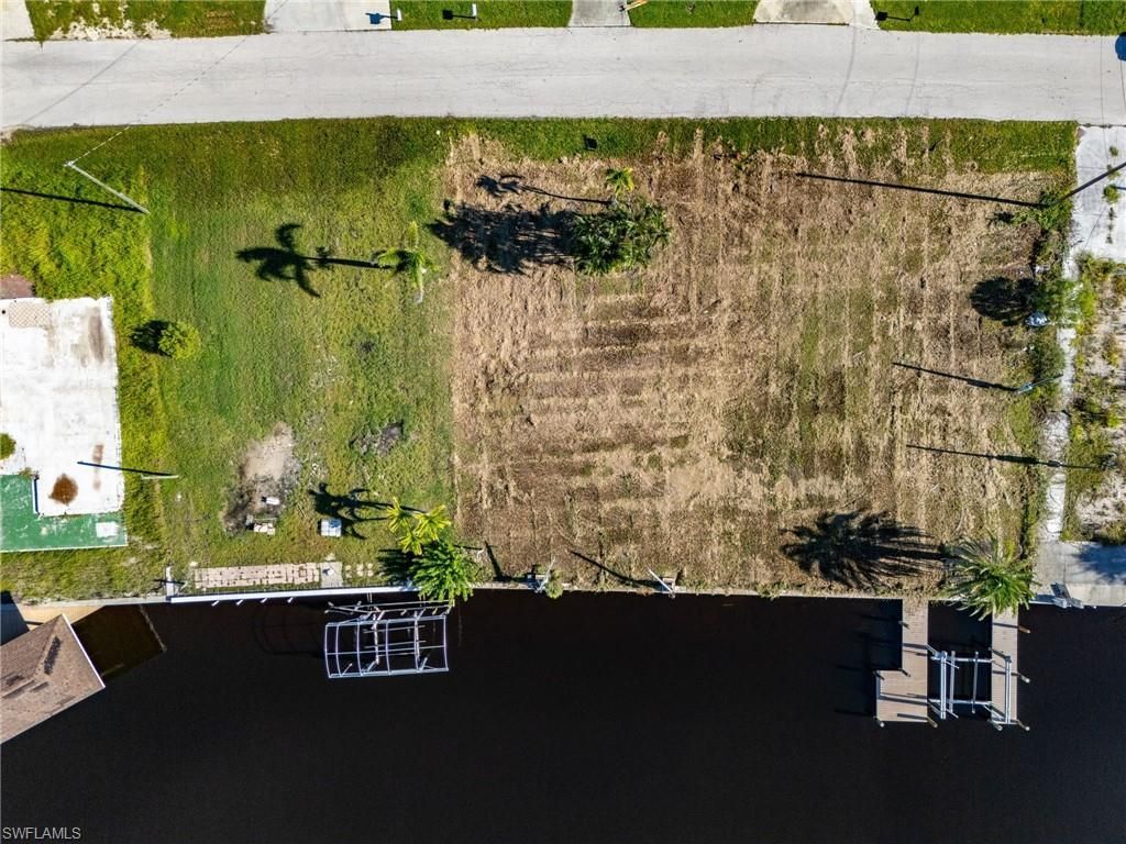 3875 Royal Palm Dr, Saint James City, FL 33956 Photo