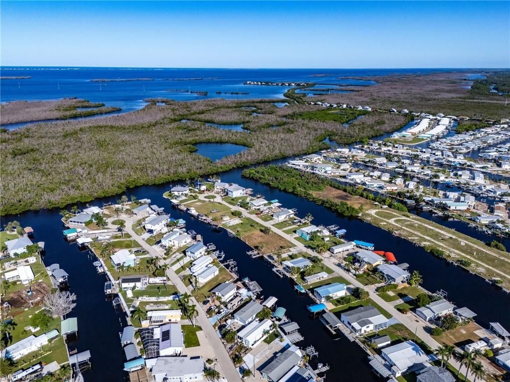 3875 Royal Palm Dr, Saint James City, FL 33956 Photo