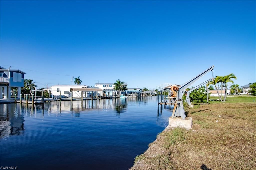 3875 Royal Palm Dr, Saint James City, FL 33956 Photo