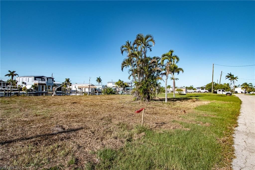 3875 Royal Palm Dr, Saint James City, FL 33956 Photo