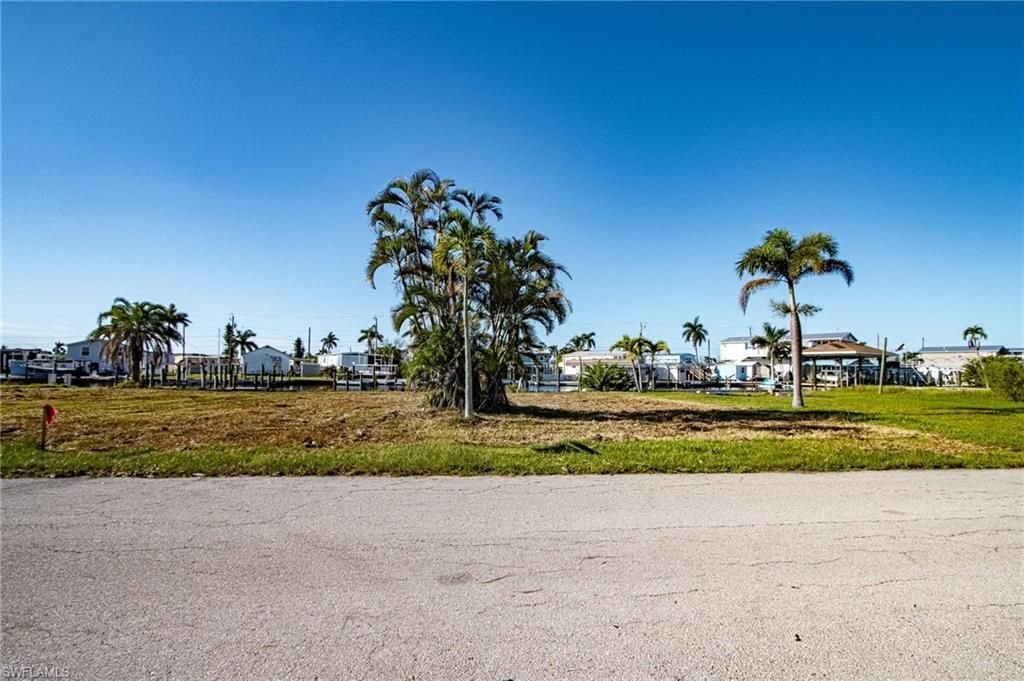 3875 Royal Palm Dr, Saint James City, FL 33956 Photo