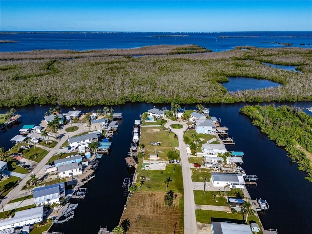 3875 Royal Palm Dr, Saint James City, FL 33956 Photo