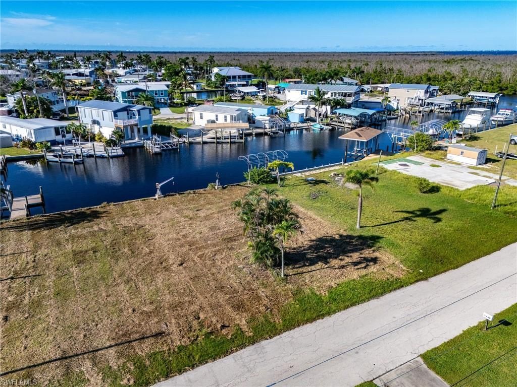 3875 Royal Palm Dr, Saint James City, FL 33956 Photo