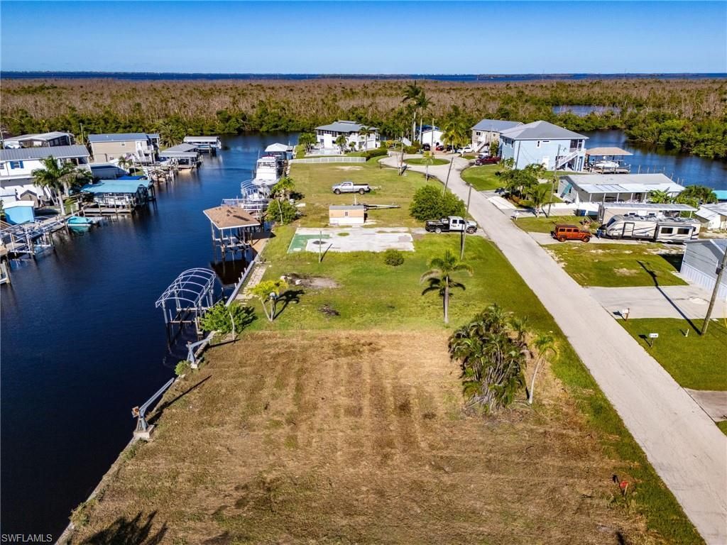 3875 Royal Palm Dr, Saint James City, FL 33956 Photo