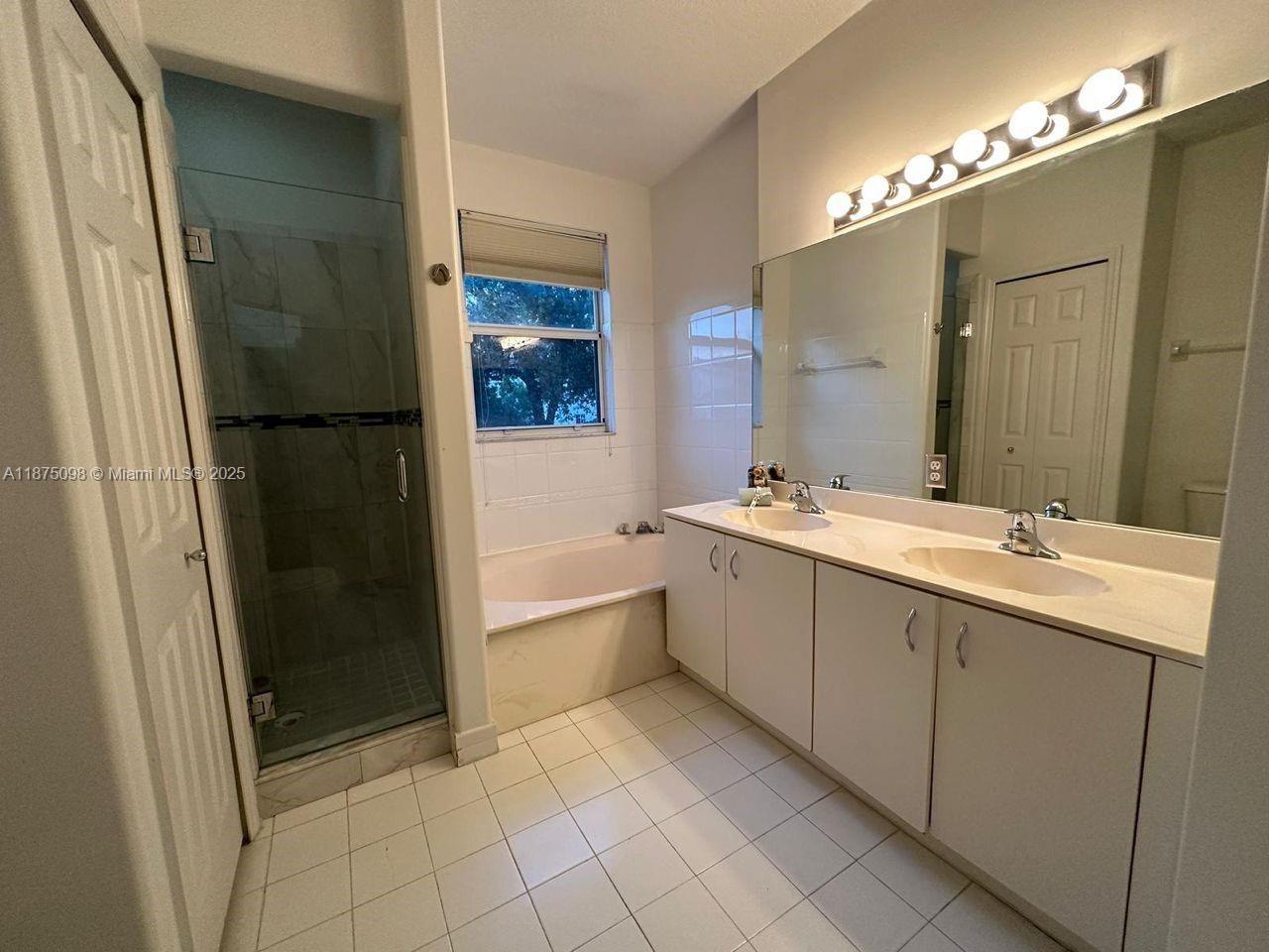 10812 NW 51st Ln, Doral, FL 33172 Photo